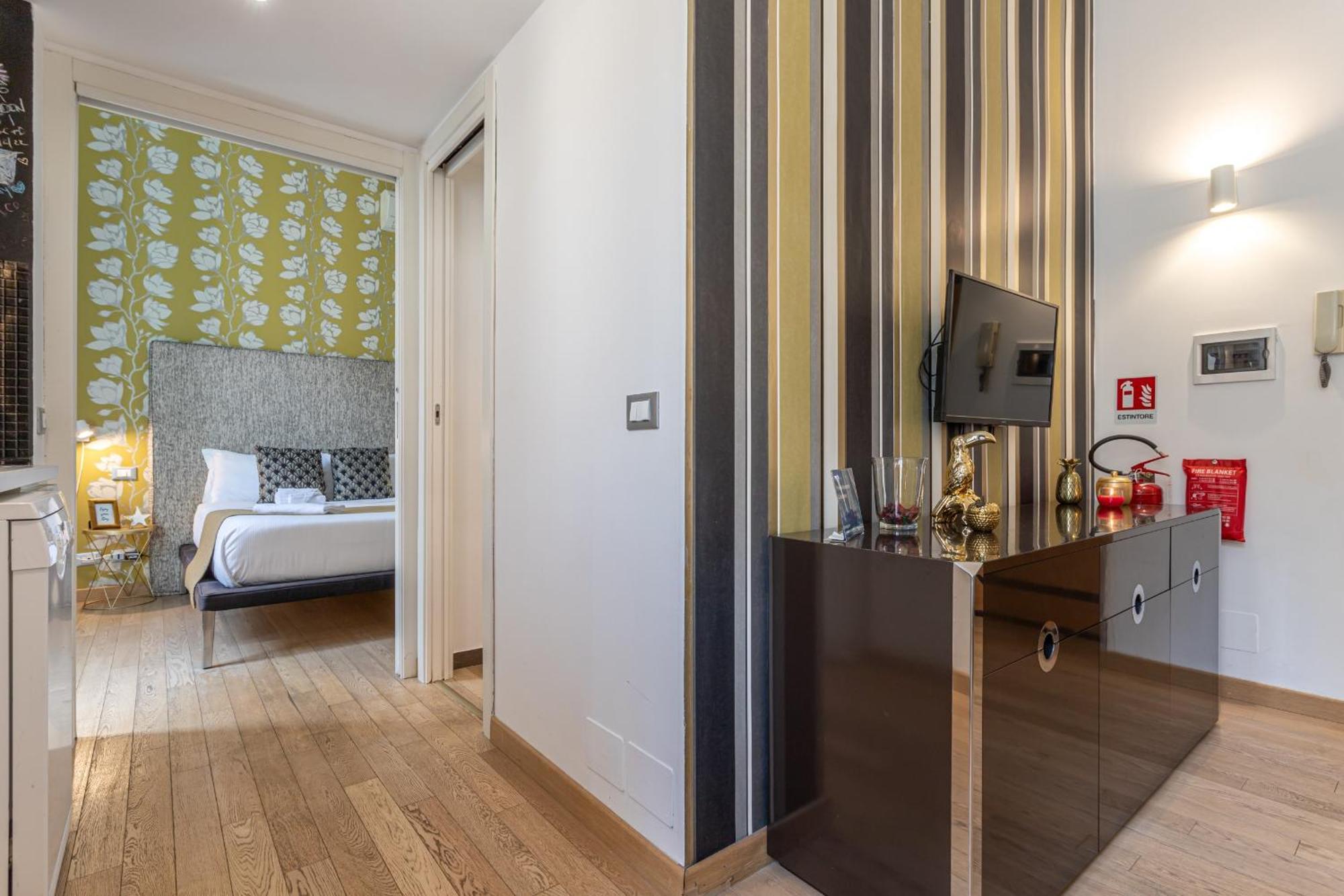 Private Apartment Colosseum Rome Bagian luar foto
