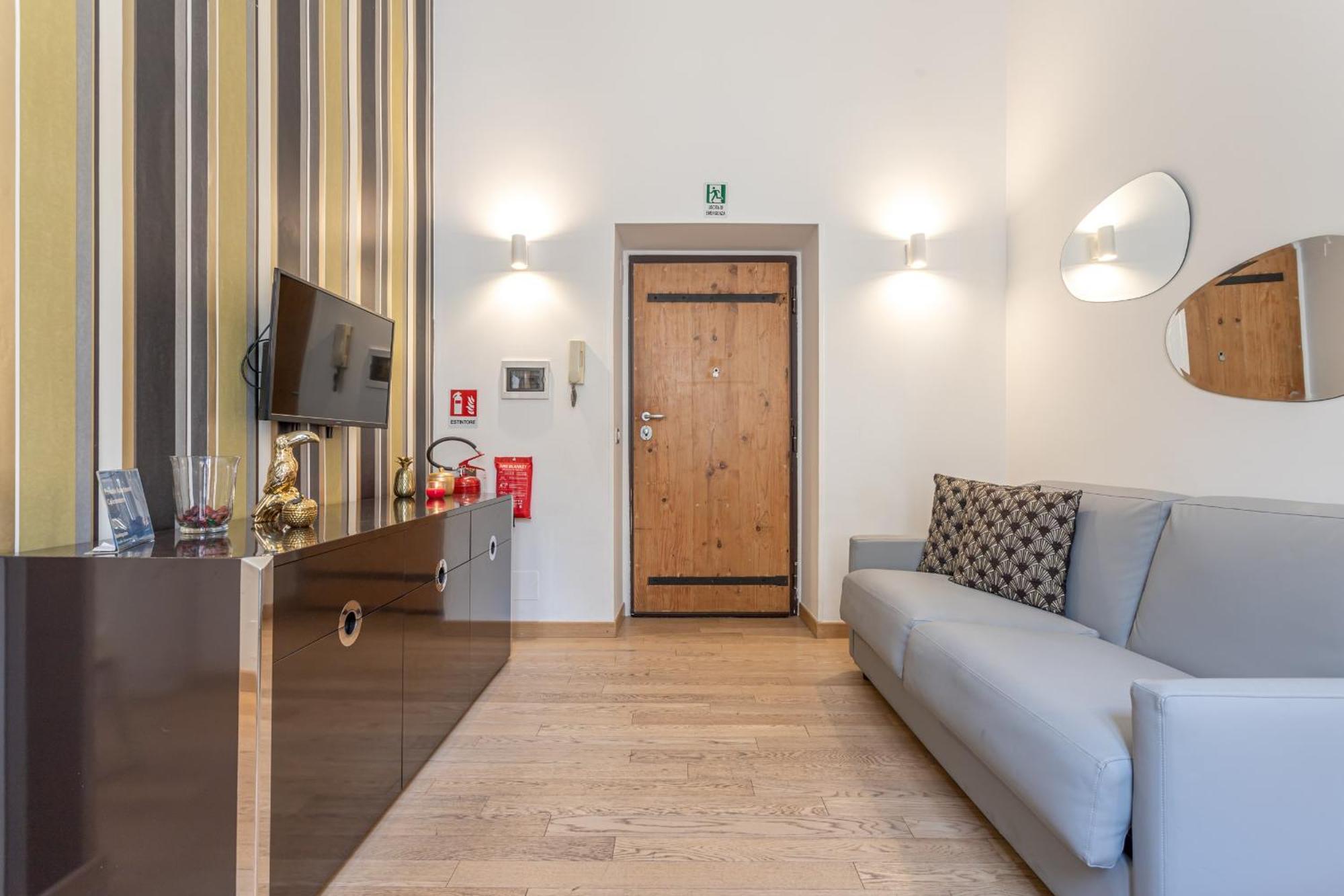 Private Apartment Colosseum Rome Bagian luar foto